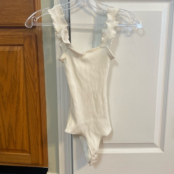 Jolie, size extra small off-white bodysuit - Picture 1 of 4